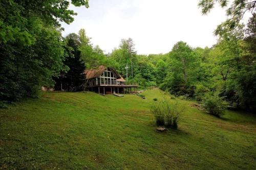 Foothills - Lrg Private Cabin - HotTub - Fireplace & Pit - Gburg 7min in Gatlinburg, USA