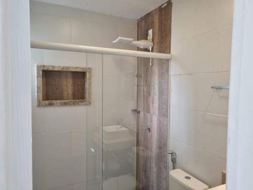 حمام, Casa nova em Tucuns com 03 quartos com ar próximo a praia (Casa nova em Tucuns com 03 quartos com ar proximo a praia) in Geriba Beach