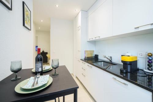 Design-Apartment - Central - Kitchen - self Check-In, Basel (Foto 7)