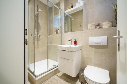 Design-Apartment - Central - Kitchen - self Check-In, Basel (Foto 9)