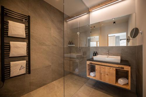 2 bedrooms, 3 beds