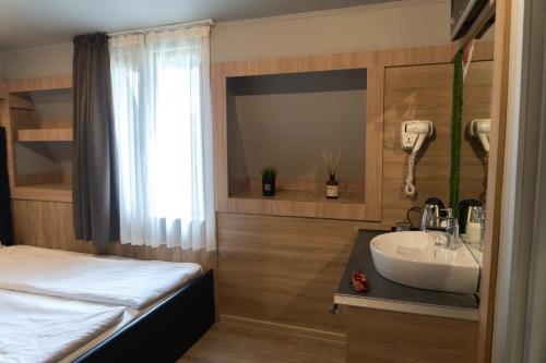 Hotel Allur - image 7