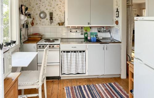 kuhinja, 1 Bedroom Lovely Home In Oskarshamn in Oskarshamn