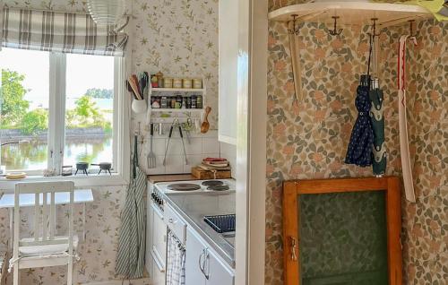 kuhinja, 1 Bedroom Lovely Home In Oskarshamn in Oskarshamn