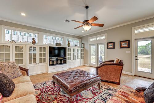 Near Golfing and Parks Serene San Antonio Home in San Antonio, USA