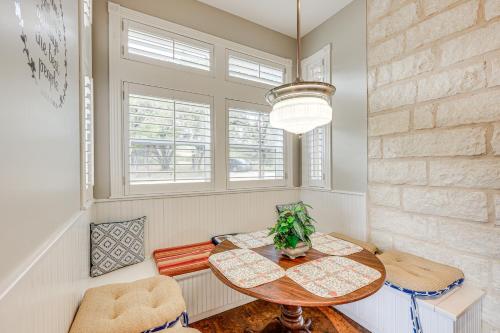 Near Golfing and Parks Serene San Antonio Home in San Antonio, USA