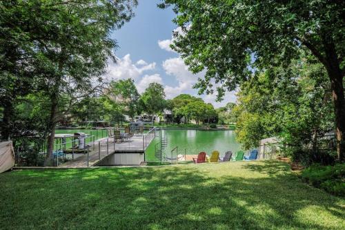Waterfront home on Lake Dunlap in New Braunfels, USA