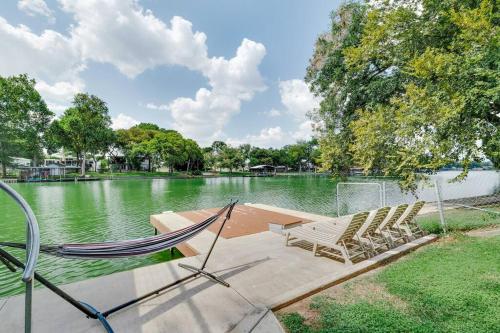Waterfront home on Lake Dunlap in New Braunfels, USA