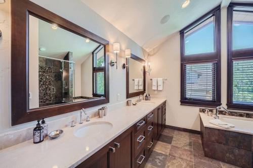 Vails View House 4Bdrm Private Winter Sale Now in Vail, USA