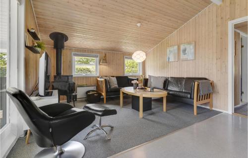  Gorgeous Home In Hejls With Wifi in Hejls