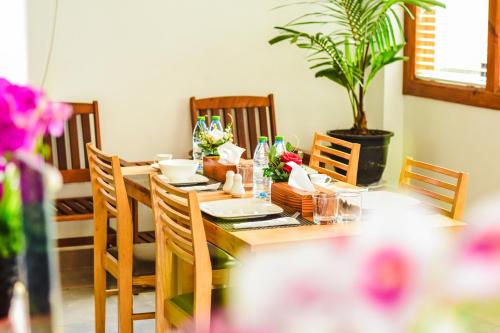 ไพน์ ลอดจ์ มัลดีฟส์ (Pine Lodge Maldives) in มาเลซิตี้ แอนด์ แอร์พอร์ต