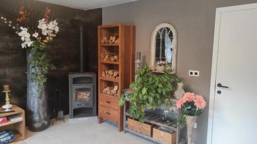 Charming Riverside House with Jacuzzi and Gym Charming Riverside House with Jacuzzi and Gym