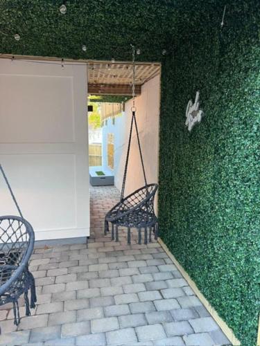 Modern 3BR Near FSU - 15 Min to Wachusett - image 9