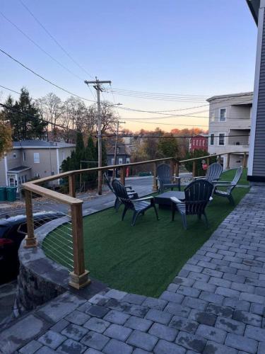 Modern 3BR Near FSU - 15 Min to Wachusett in 菲其堡