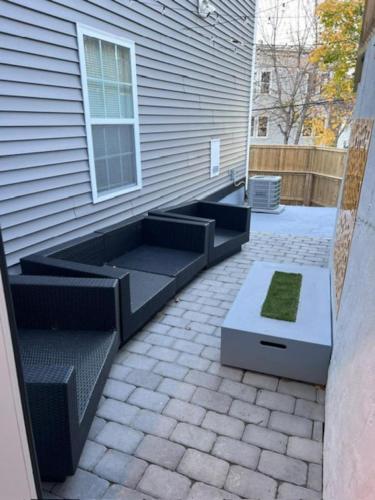 Modern 3BR Near FSU - 15 Min to Wachusett in 菲其堡