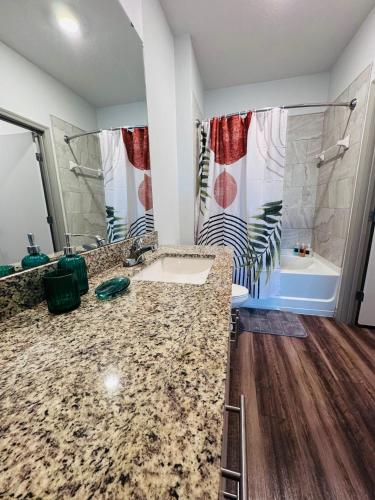 Entire Apartment with Spacious King Bed, Pet-Friendly, 15 Min from Parks, Resort-Style Amenities Entire Apartment with Spacious King Bed, Pet-Friendly, 15 Min from Parks, Resort-Style Amenities