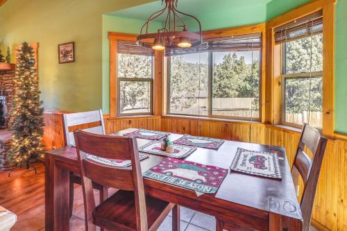 Big Bear Cabin Rental with BBQ 11 Mi to Village! in Woodlands, USA