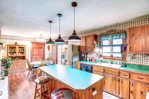 Charming Newark Home Less Than 10 Mi to Buckeye Lake in Newark, USA
