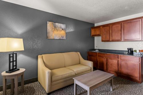 Best Western Sherwood Inn & Suites in North Little Rock, USA