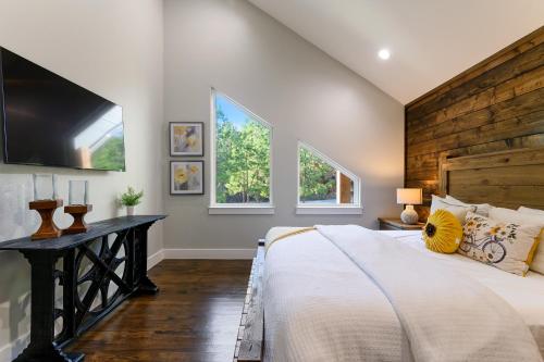 3 Mi to Lake Cabin with Hot Tub in Broken Bow! 3 Mi to Lake Cabin with Hot Tub in Broken Bow!