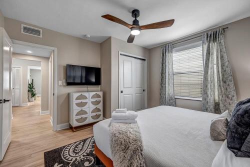 Chic riverfront apartment in downtown San Marco in Jacksonville, USA