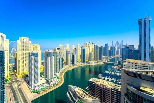 Luxury 1 Bedroom Full Marina View, Sleeps 5, 1 Min to Metro, Dubaï