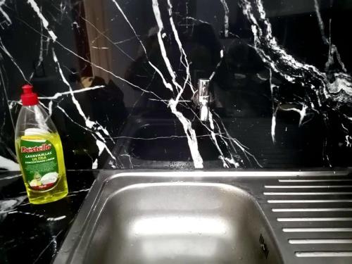 1 Bed House Private Compound with Off Road Parking in Abelemkpe