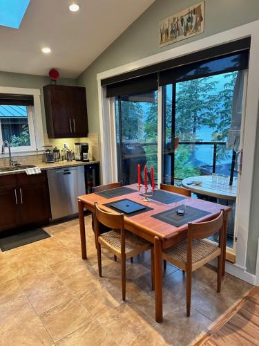 บริการและสิ่งอำนวยความสะดวก, Eagle Way in พอร์ต เรนฟริว