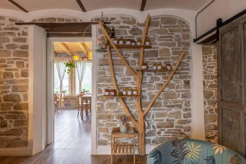 餐廳, Agriturismo Borghetto la radice in 羅卡韋拉諾