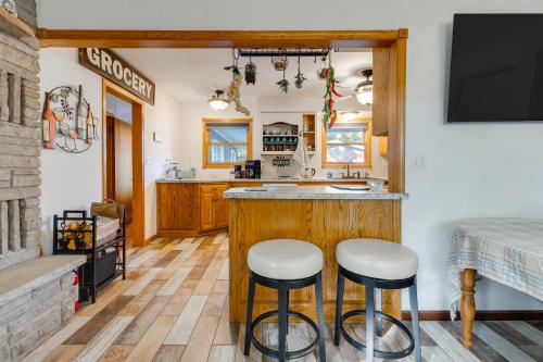 Antiquing and Fishing Riverfront Waupaca Home! Antiquing and Fishing Riverfront Waupaca Home!