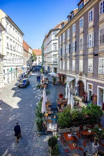 Goldene Pastete - Boutique Apartments City Center Graz - image 3