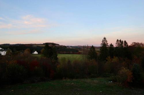 Landhauszauber mit Waldpanorama in Langewiese
