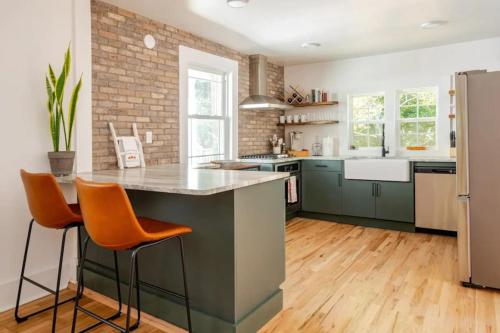 Downtown Greenway Getaway Pet Friendly in Raleigh, USA