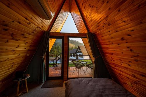 周邊環境, A Pisc in 瓦特拉摩奧杜維泰