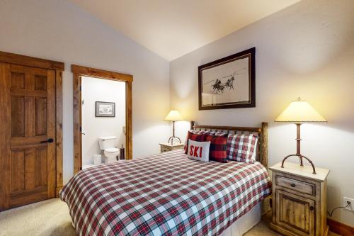 Champagne Lodge 3208