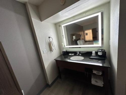 Comfort Inn Conyers - image 10