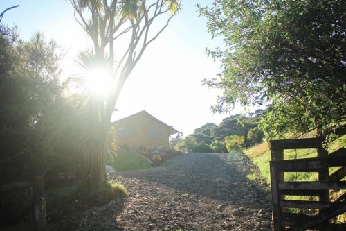 Bethells Luxury Retreat - Auckland Glamping, Auckland (Foto 4)