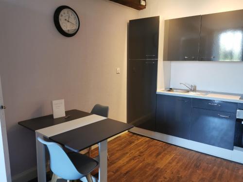 Maison la tour in Loire-sur-Nie