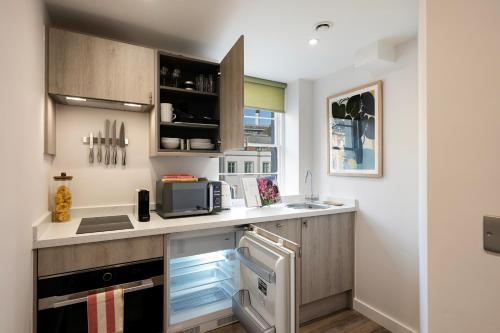 Kitchen, Colston Street - Open 1 Bedroom Apartment in Bristol