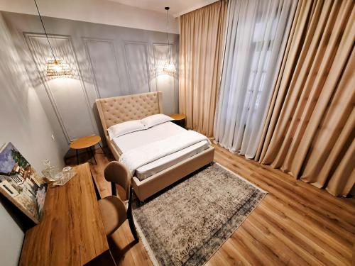 Standard Double Room image 10