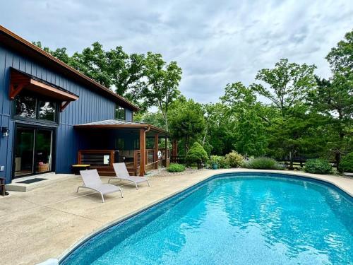 Horse Farm 4Bedrm home Bourbon Trail w private pool in Simpsonville, USA