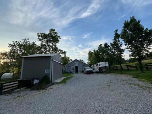 Horse Farm 4Bedrm home Bourbon Trail w private pool in Simpsonville, USA