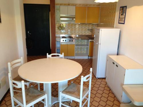 Apartment image 10