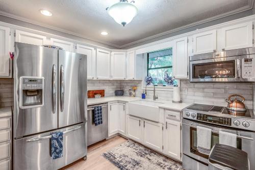 Home on Lake Hutchinson with Dock! in Keystone Heights, USA
