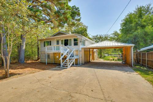 Cedar Creek Reservoir Retreat with Fire Pit and Deck! Cedar Creek Reservoir Retreat with Fire Pit and Deck!