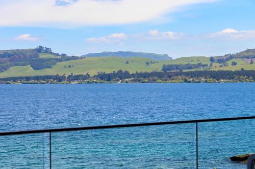Roam Taupo Upper Terrace Unit 4 - Spa Pool - image 2