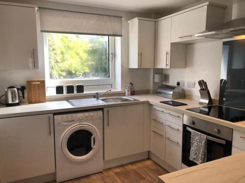 Faciliteiten, Bronte Country - 2 Bed Apartment near Cliffe Castle in Keighley Central