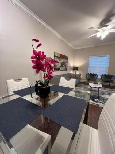 3 Beds - Disney 10 Minutes Lucaya Village in Kissimmee, USA