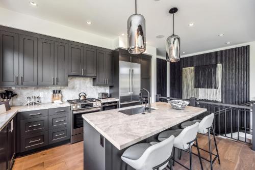 3 Riverfront Townhouse in Avon, USA