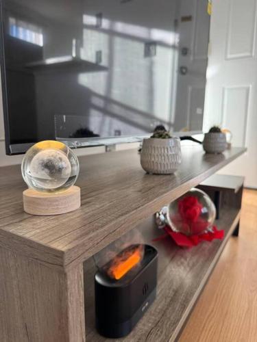 For NYC visitors 9min to NYC train-15min to EWR